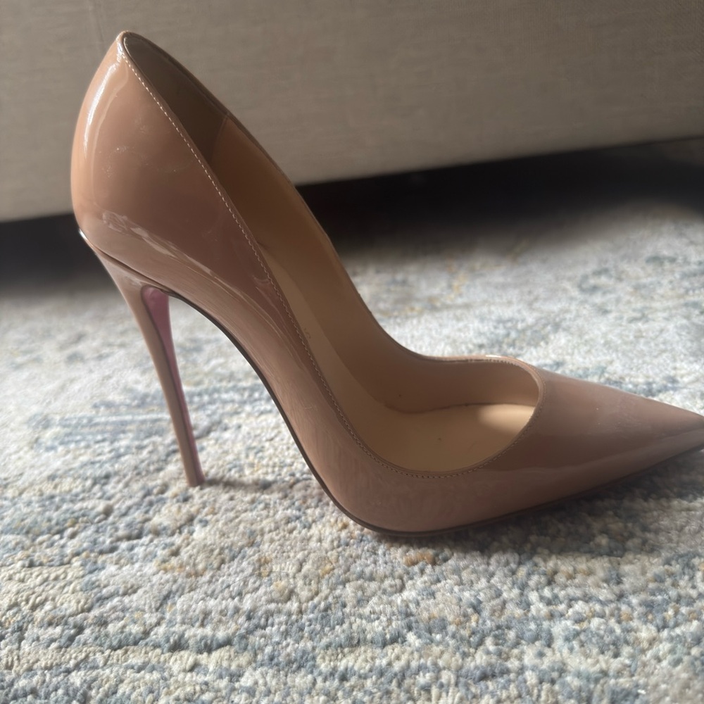 Barely worn So Kate nude heels